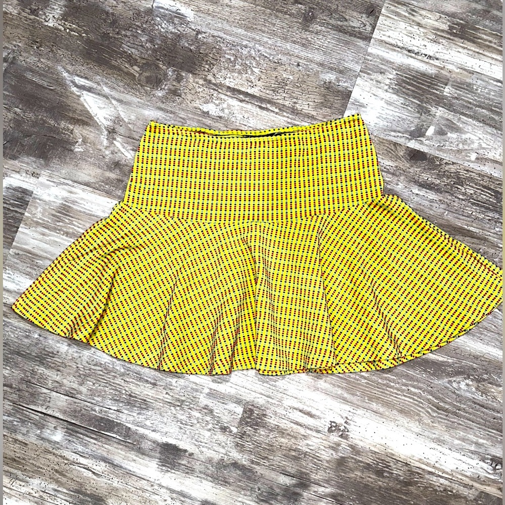 Betsey Johnson VINTAGE yellow cotton Lycra stretch mini skirt. Woman’s size P🌻